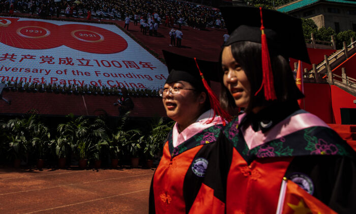Các trường đại học Trung Quốc tăng cường truyền thụ chính trị trong giới sinh viên