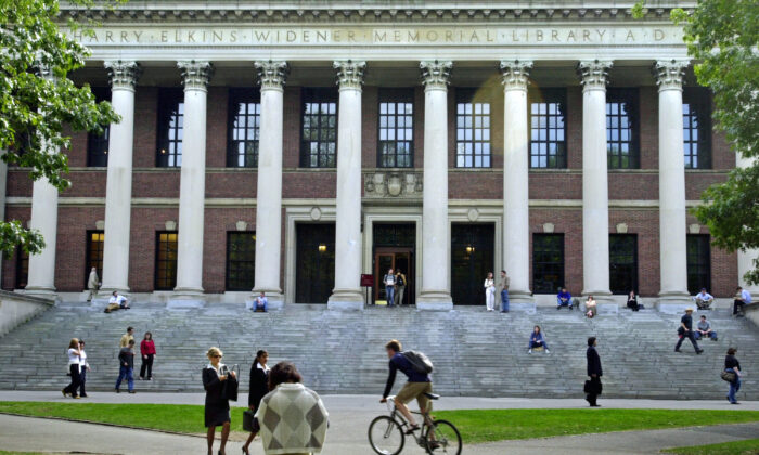 Đại học Harvard chuyển chương trình Hoa ngữ từ Bắc Kinh sang Đài Loan