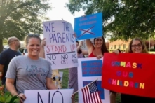 Số ca mắc COVID-19 giảm trong hệ thống trường học North Carolina khi được tùy chọn đeo khẩu trang