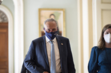 Thượng viện bỏ phiếu để tạm thời tăng 480 tỷ USD cho trần nợ