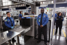 Tòa Bạch Ốc: Du khách ngoại quốc chích ngừa đầy đủ có thể nhập cảnh Hoa Kỳ từ ngày 08/11