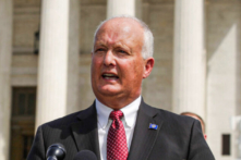 Tổng Chưởng lý Nebraska: Các bác sĩ có thể kê đơn ivermectin, hydroxychloroquine ngoài nhãn hiệu cho bệnh nhân COVID-19