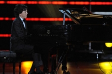 Bất thường phía sau vụ bắt ‘Hoàng tử piano’ Lí Vân Địch, người vốn được Giang Trạch Dân và Bạc Hy Lai sủng ái