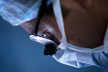 Bệnh viện Colorado từ chối cấy ghép thận cho phụ nữ không muốn chích vaccine COVID-19