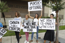 Hoa Kỳ: Ban giám hiệu yêu cầu coi các cuộc biểu tình của phụ huynh là ‘chủ nghĩa khủng bố trong nước’