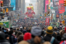 Truyền thống Lễ Tạ Ơn trở lại Hoa Kỳ: Bóng bầu dục, gia đình, và các cuộc diễn hành