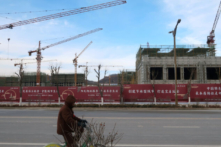 Công ty bất động sản Trung Quốc Yango tránh vỡ nợ bằng việc hoán đổi trái phiếu do chủ tịch công ty bảo đảm 