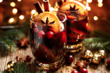 Lễ Tạ Ơn truyền thống tại một gia đình: Vang nóng thay cho lời chào nồng hậu