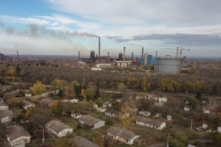 Nhà máy thép do Trung Quốc sở hữu bao phủ một thị trấn của Serbia trong bụi đỏ; số ca bệnh ung thư gia tăng