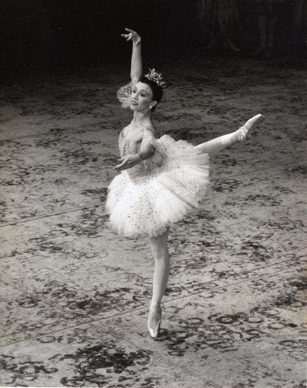 Nữ nghệ sĩ ballet Ashley Tuttle: nghệ thuật cổ điển khắc họa bản tính con người