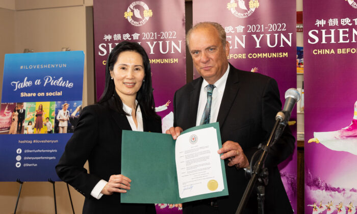 Thị trưởng thành phố Worcester nồng nhiệt chào đón Shen Yun – nhiều nghệ sĩ cho rằng ‘chúng ta nên chiểu theo những giá trị truyền thống cao quý’