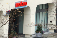 Vaccine COVID-19 của Moderna có nguy cơ viêm cơ tim cao hơn so với Pfizer