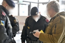 Áo: 15,000 người bị cảnh sát kiểm tra trong ngày đầu của ‘đợt phong tỏa người chưa chích ngừa’