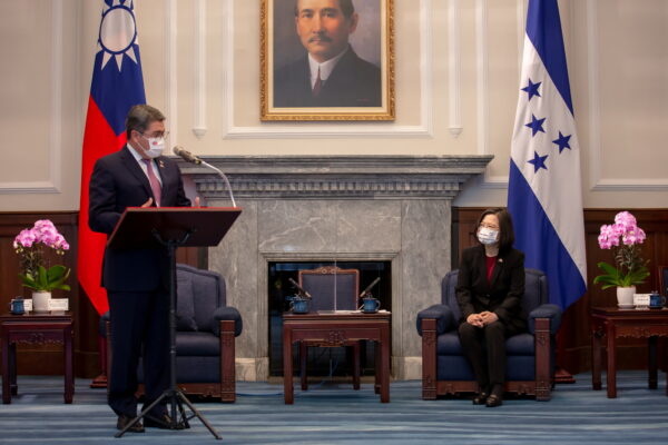 tổng thống honduras thăm đài loan