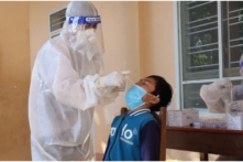 Việt Nam ngày 18/11: Hơn 10,200 ca nhiễm mới, Hà Nội dừng cách ly người về từ Sài Gòn, giá test nhanh ở Bình Dương 78,000 đồng/lượt