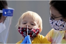 Việt Nam ngày 28/11: Gần 13,000 ca nhiễm mới, chưa ghi nhận biến chủng Omicron, nam sinh Bắc Giang sốc phản vệ sau chích vaccine COVID-19 đã tử vong