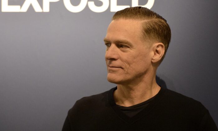 Ca sĩ Bryan Adams xét nghiệm dương tính với COVID-19 lần thứ hai trong vòng một tháng