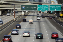 Giá xăng tăng cao trước kỳ nghỉ Lễ Tạ Ơn bận rộn