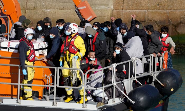 Anh Quốc kêu gọi hợp tác trên khắp Âu Châu để giải quyết cuộc khủng hoảng người di cư