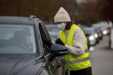 Giới chức y tế cảnh báo không kết luận vội vàng về biến thể Omicron