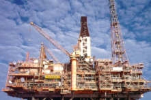 DOI thúc đẩy mức phí cao hơn cho các công ty dầu khí ngoài khơi, trong nước