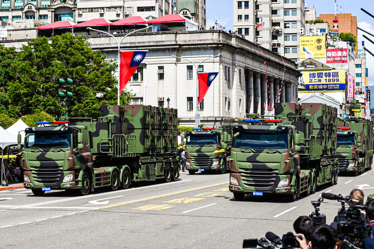 Các nhà lập pháp Hoa Kỳ thăm Đài Loan giữa lúc Trung Quốc đe dọa quân sự