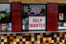 Nền kinh tế Hoa Kỳ bổ sung thêm 531,000 việc làm trong tháng Mười: Các chuyên gia phản ứng với tăng trưởng tuyển dụng bùng nổ