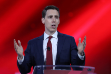 TNS Hawley đưa ra dự luật giúp Đài Loan tự vũ trang trước cuộc xâm lược tiềm tàng của Trung Quốc