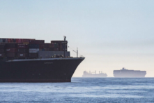 Mô hình Nêm (Wedge Model) giải thích tình trạng thiếu hụt và các cảng biển bị tắc nghẽn ở California