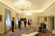 Tổng thống Séc bổ nhiệm thủ tướng mới sau khi dương tính với COVID-19