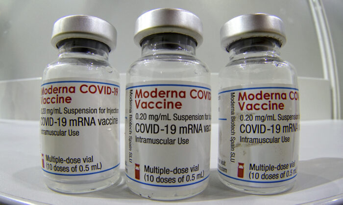 Chủ tịch Moderna: Tất cả các vaccine có thể kém hiệu quả hơn với Omicron