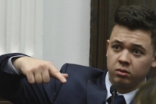 Thông tin sai lệch về vụ Kyle Rittenhouse tràn ngập mạng xã hội và truyền hình