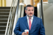 Thượng nghị sĩ Ted Cruz giới thiệu dự luật ngăn chặn lệnh bắt buộc chích ngừa cho trẻ em