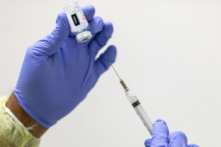 FDA trì hoãn quyết định về việc chấp thuận vaccine Moderna cho trẻ em từ 12 tuổi trở lên