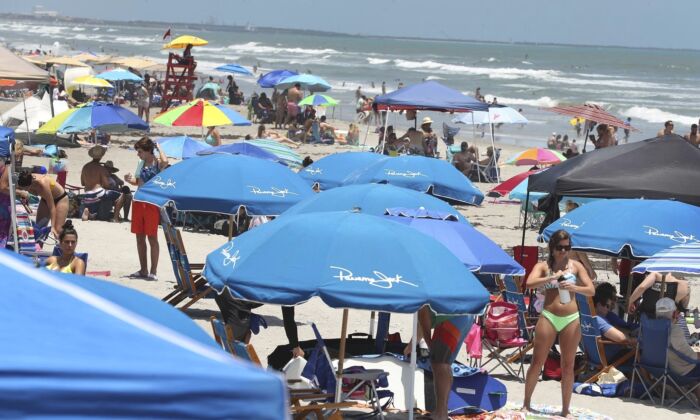 Lượng du khách đổ đến Florida nhiều hơn so với trước khi có đại dịch