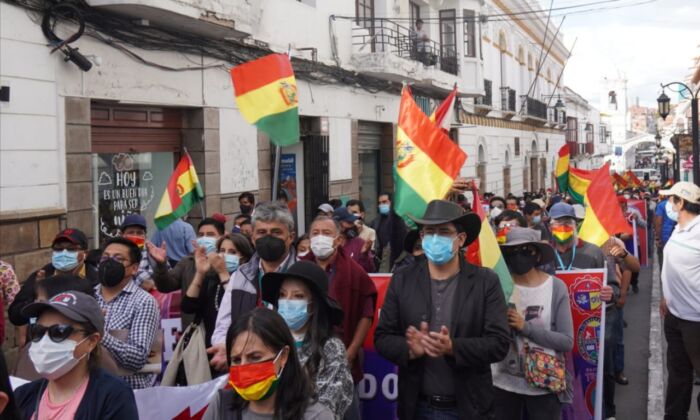 Người dân Bolivia đánh bại ‘Luật cộng sản’ bằng các cuộc biểu tình và đóng cửa kinh tế