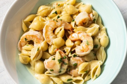 Thưởng thức món mì xào tôm lạ miệng kiểu Mỹ