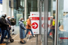 Đức tranh luận về bắt buộc chích ngừa cho tất cả mọi người sau công bố của Áo