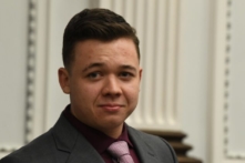 Cựu Tổng thống Trump gặp anh Kyle Rittenhouse tại Mar-a-Lago