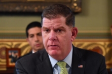 Bộ trưởng Lao động: quy định chích vaccine COVID-19 của OSHA không phải là một lệnh bắt buộc