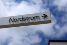 80 kẻ bịt mặt cướp phá cửa hàng Nordstrom ở California