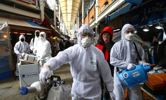 Nam Hàn: Số ca nhiễm COVID-19 tăng mạnh bất chấp 90% dân số đã chích ngừa