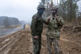 “Anh điều thêm quân đến Ba Lan và Lithuania” và “biên giới Belarus”