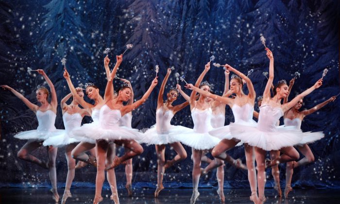 ‘The Nutcracker’ món quà Giáng Sinh lung linh sắc màu