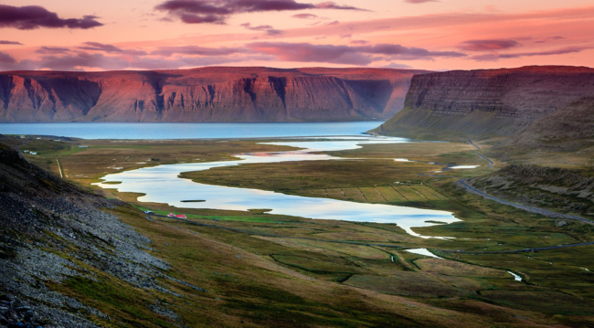 Đắm mình trong các kỳ quan địa nhiệt của Iceland