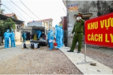 Việt Nam chiều 1/12: Hà Nội dừng chích 2 lô vaccine Pfizer cho học sinh, Sài Gòn mở cửa trường học từ 13/12