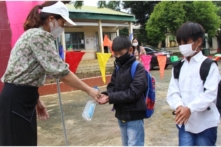 Việt Nam tối 3/12: Hơn 13,000 ca nhiễm mới, sức khỏe của 26 trẻ phản vệ nặng sau chích vaccine ở Thanh Hóa