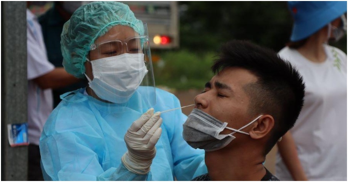 COVID-19 tại Việt Nam ngày 9/12: Hơn 15,300 ca nhiễm mới, nữ sinh lớp 11 ở Quảng Trị tử vong sau 7 ngày chích vaccine COVID-19