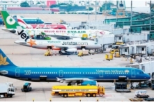 Việt Nam khôi phục lại đường bay quốc tế, Hải Phòng dừng tuyển dụng với người chưa chích đủ 2 liều vaccine COVID-19