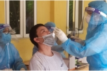 COVID-19 tại Việt Nam ngày 15/12: Hơn 15,500 ca nhiễm mới, Hà Nội lập đỉnh mới với gần 1,400 F0 trong ngày